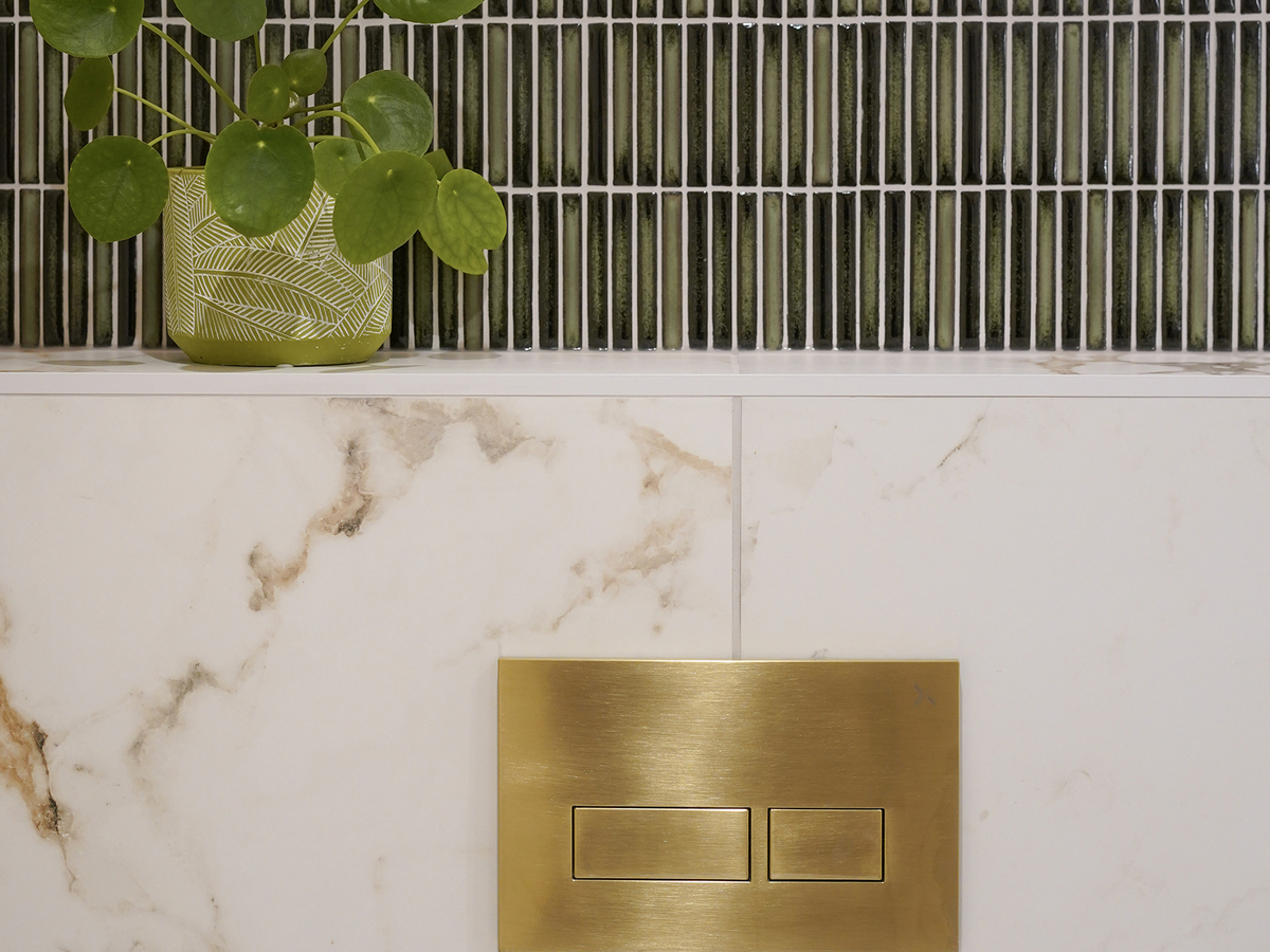 Marble gold green bathroom